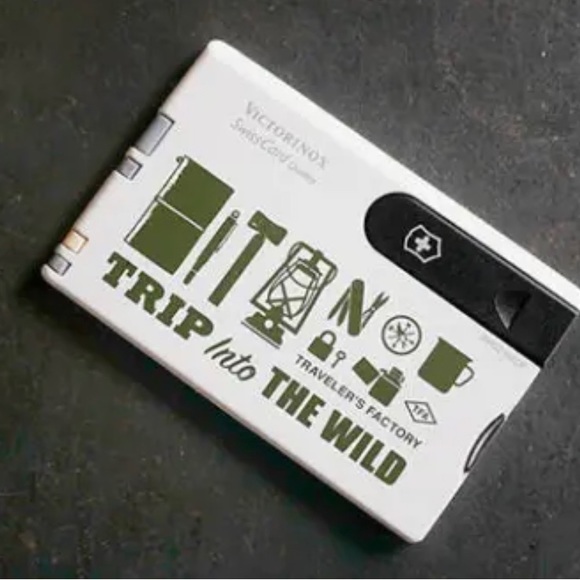 Victorinox x Traveler's Factory Collaboration Swisscard Classic Multi-function - Picture 11 of 11